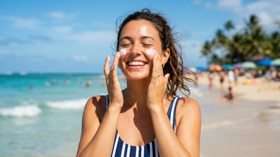 5 Sunscreen Ringan untuk Kulit Berminyak Tanpa Efek Greasy