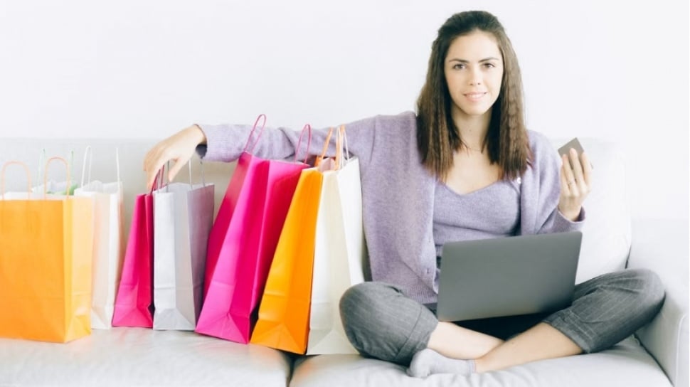 Dari FYP hingga Checkout: Psikologi di Balik Belanja Fashion Impulsif
