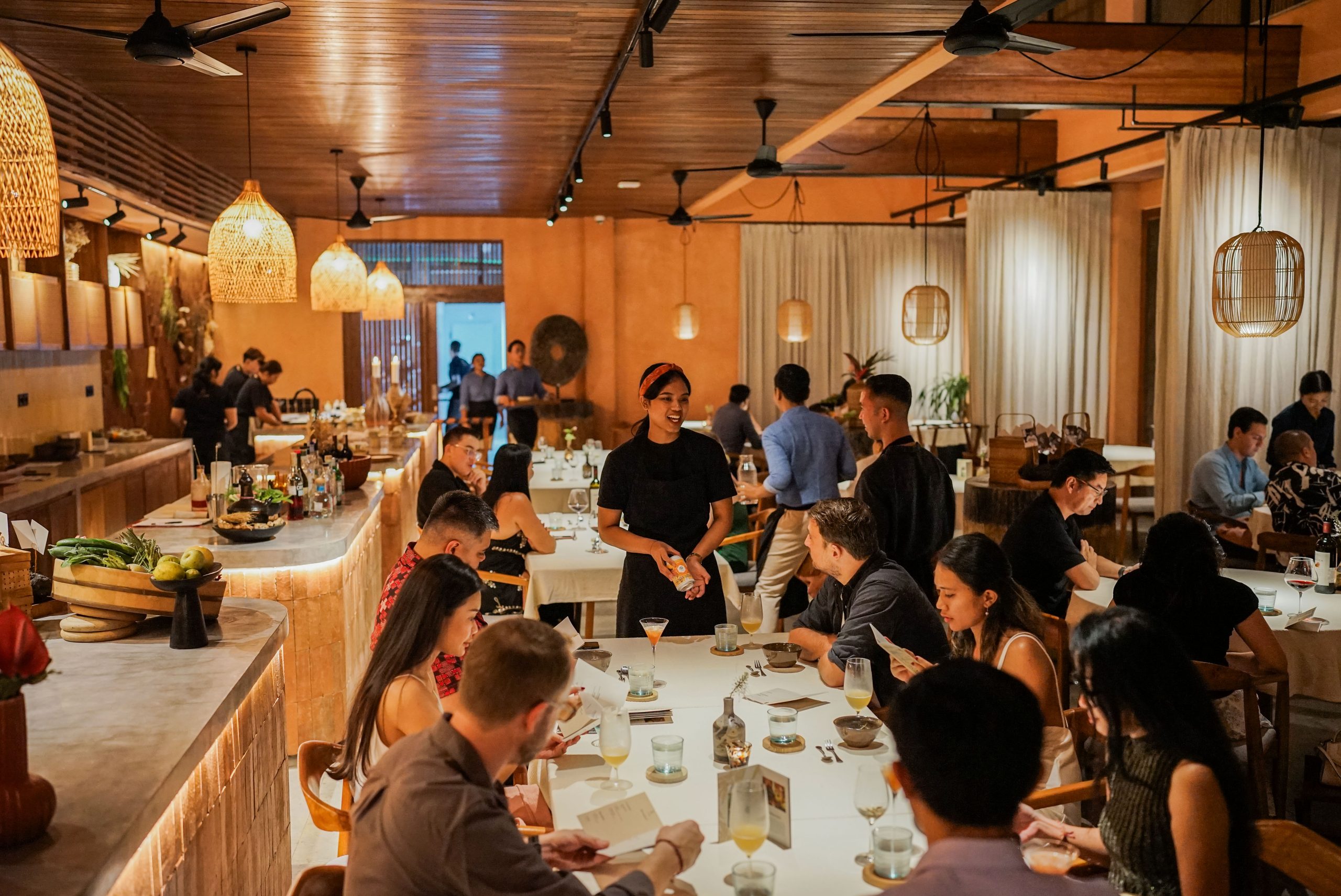 Dari Api ke Piring: Narasi Bahan Lokal ala Chef Bali Modern