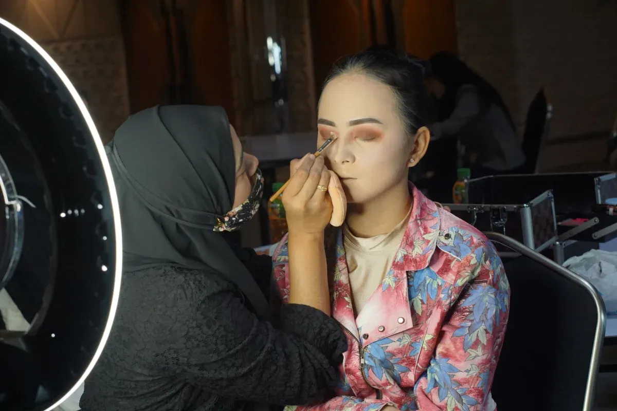Memulai Usaha MUA dari Nol: Modal Kecil, Peluang Besar