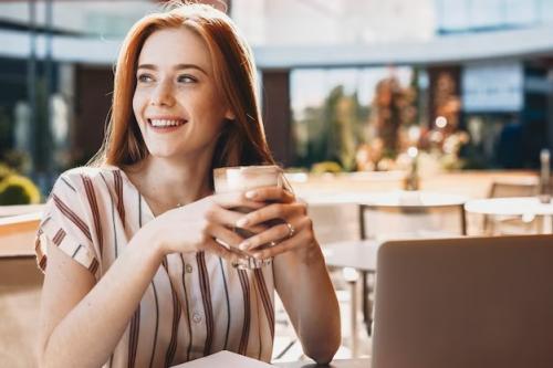 Minum Kopi Saat Intermittent Fasting: Aman atau Mengganggu Pencernaan?