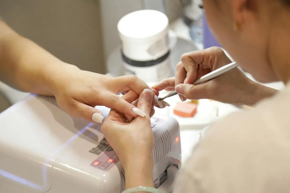 Cara Menjaga Kuku Tetap Sehat Meski Sering Pakai Nail Art