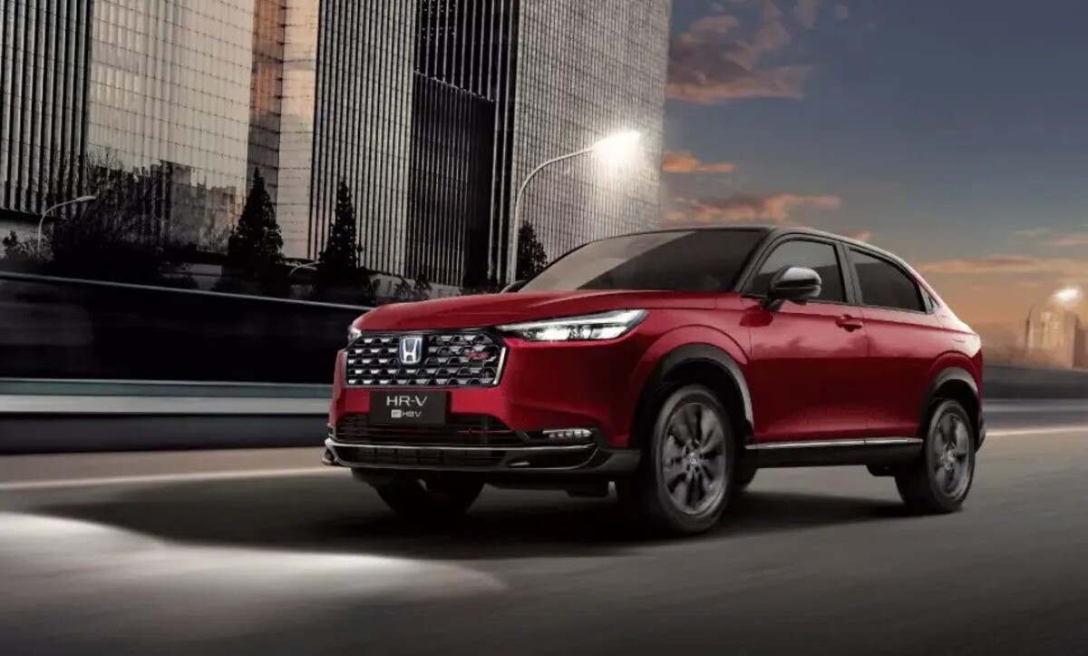 Honda HR-V Hybrid vs Chery C5 CSH: Irit atau Bertenaga?
