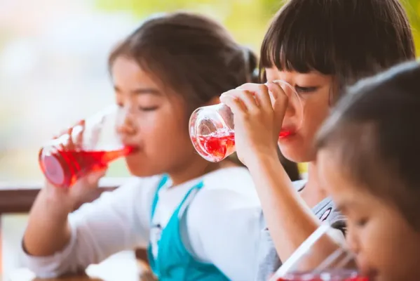 Panduan Orang Tua Mengurangi Gula Tersembunyi dalam Minuman dan Susu Anak