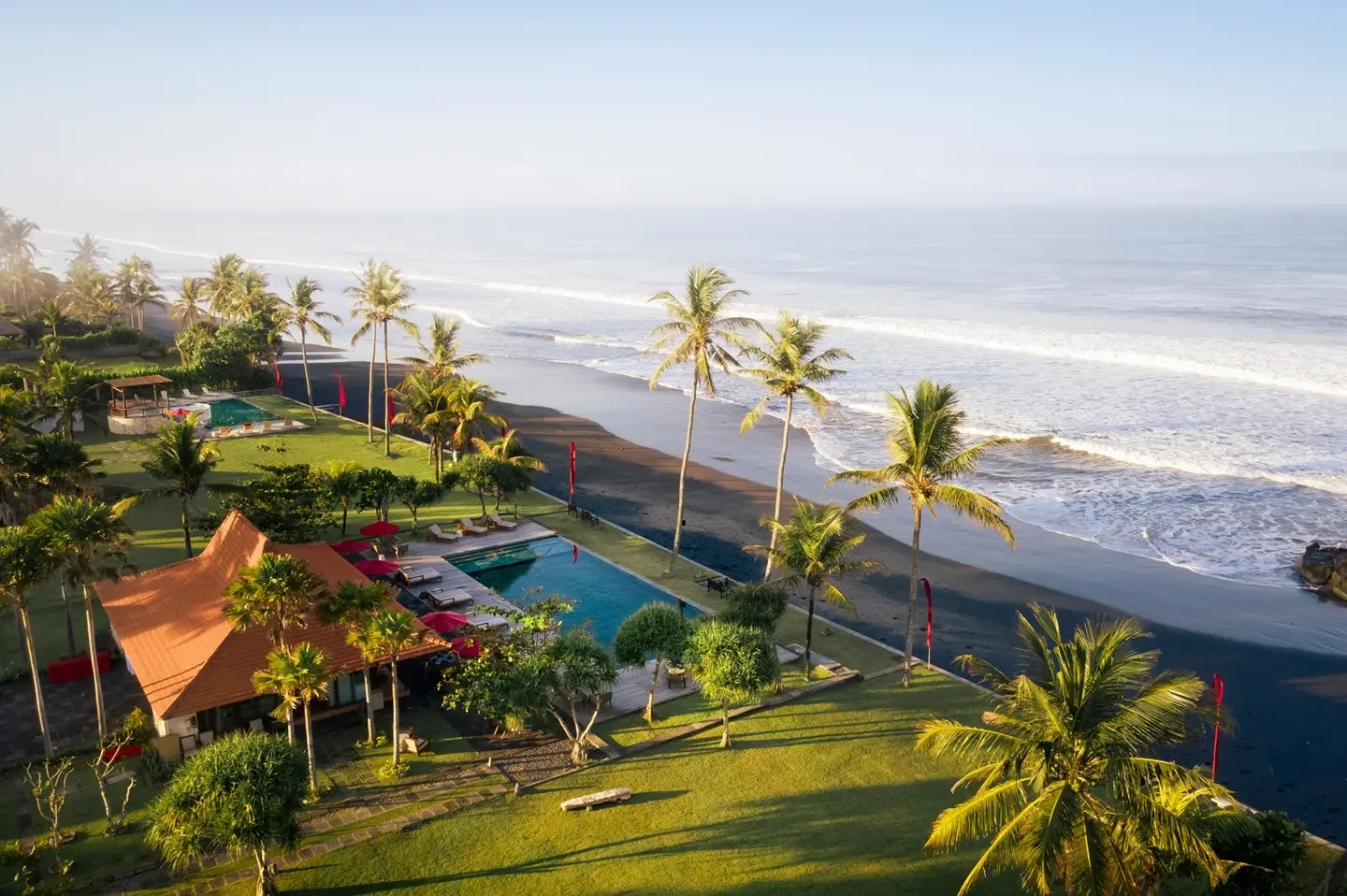 Wellness Retreat Hybrid: Yoga Tradisional & Budaya Lokal di Destinasi Utama