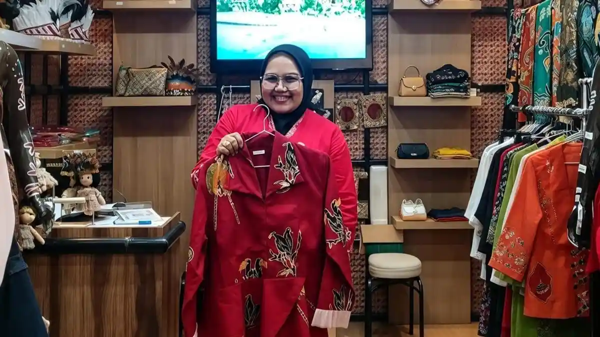 Tenun Tradisional Daerah Bersinar di Panggung Kriyanusa