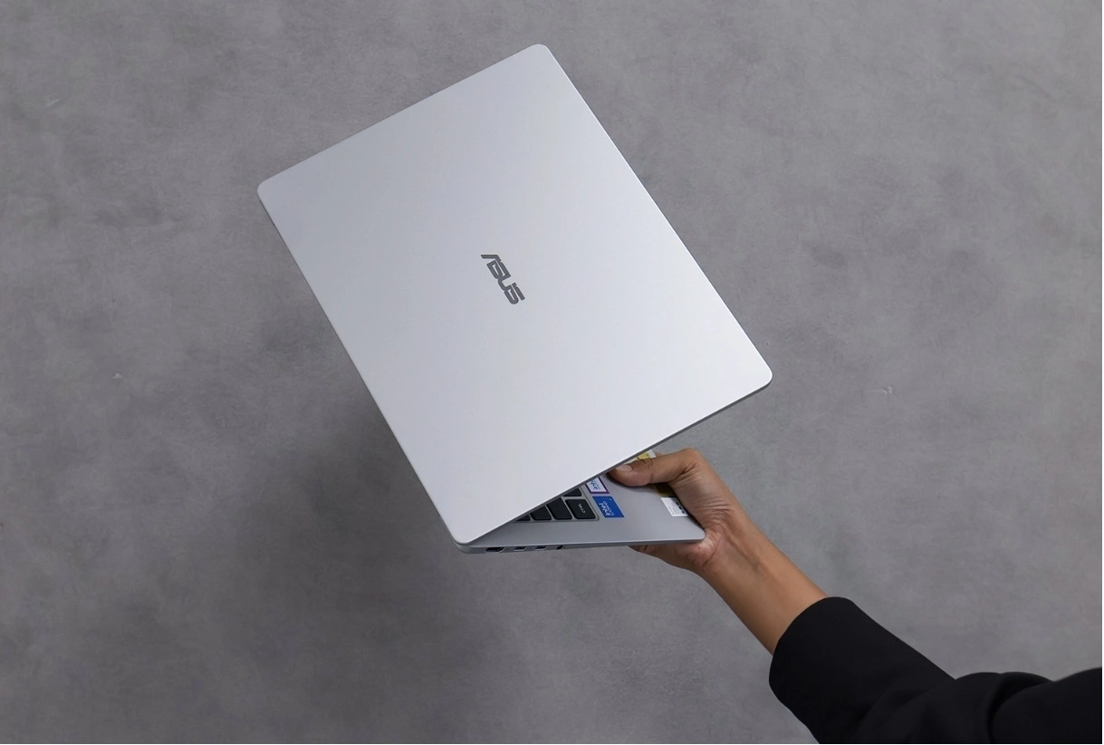 ASUS Vivobook S14: Baterai 20 Jam untuk Produktivitas Mobile