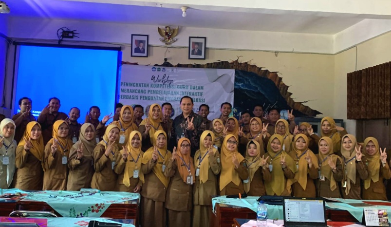 Pelatihan Literasi Numerasi Berbasis AI untuk Guru SMP