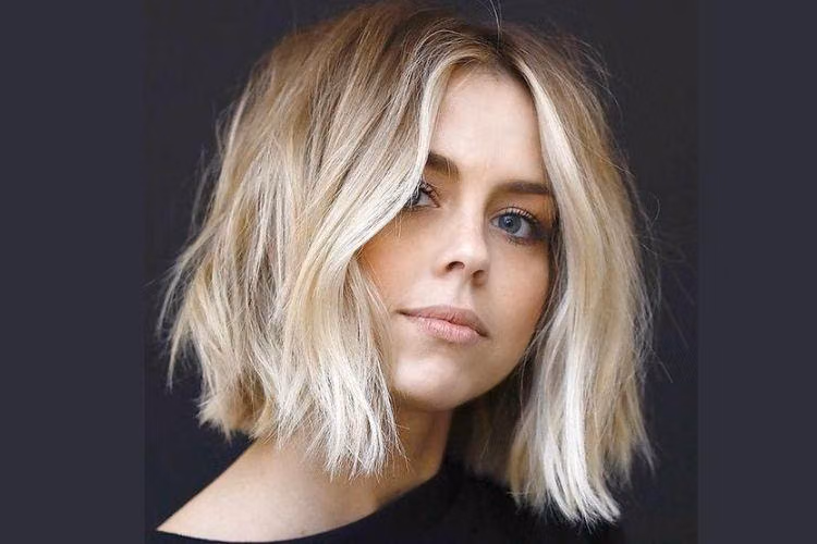 Brushed-Out Curls: Cara Praktis Bikin Ikal Bervolume Lembut