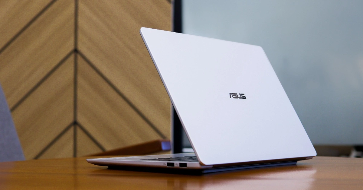 ASUS Vivobook S14 S5452MA: Laptop Ringan 20 Jam untuk Profesional Mobile