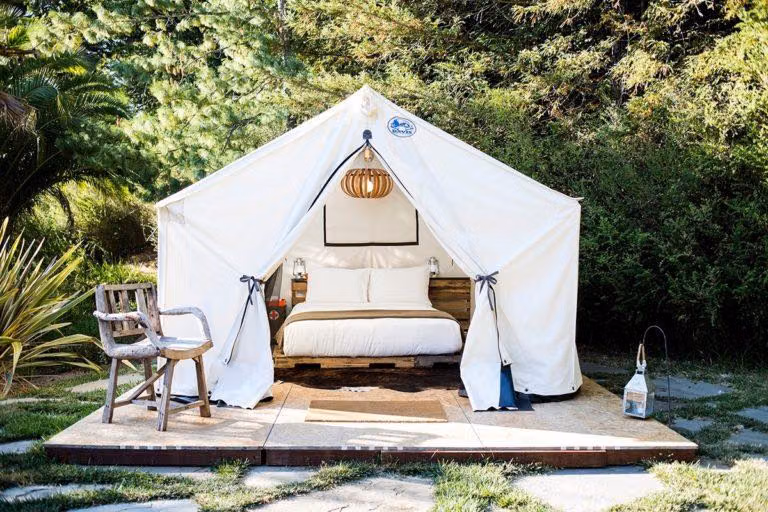 3 Pilihan Staycation Dekat Jakarta: Hot Spring, Glamping, dan Telaga