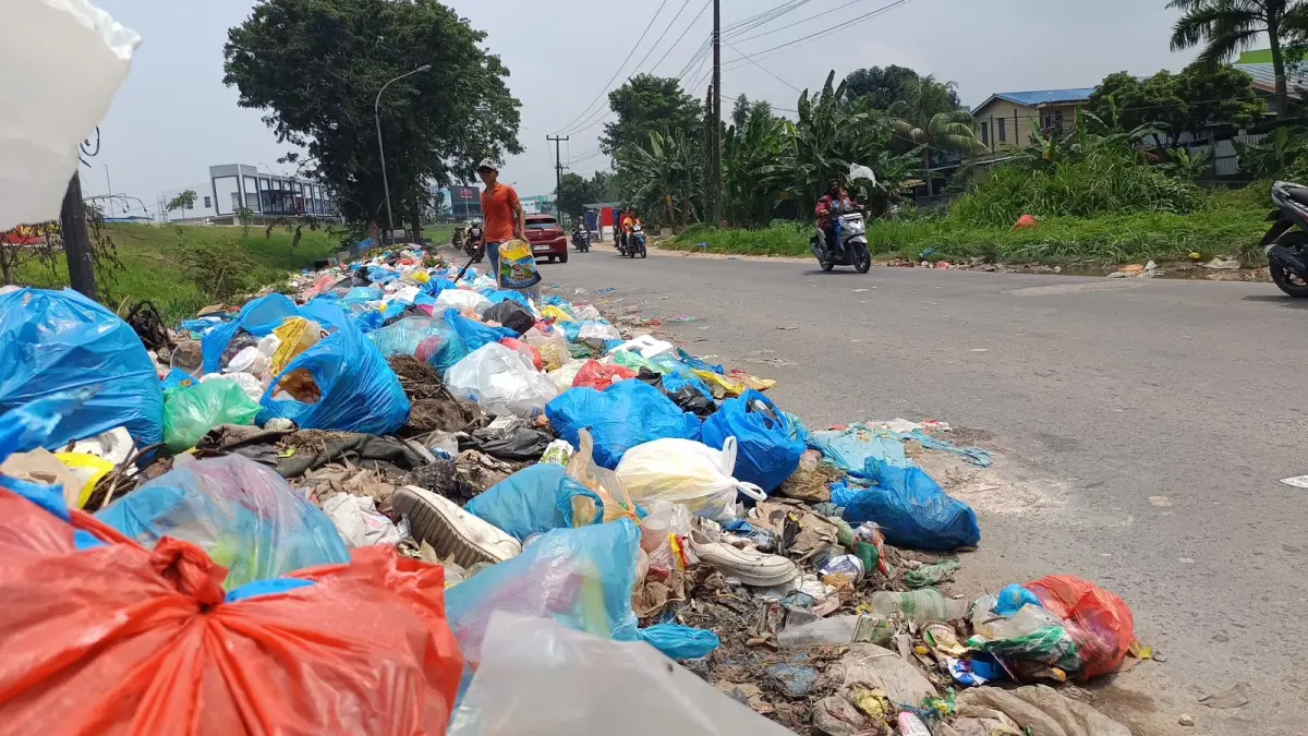 Krisis Sampah Perkotaan: Ketika Sistem Angkut dan TPA Kolaps
