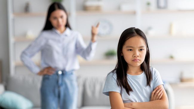 Anak Menurut Tanpa Diomeli Terus: Ubah Cara Bicara, Bukan Anaknya