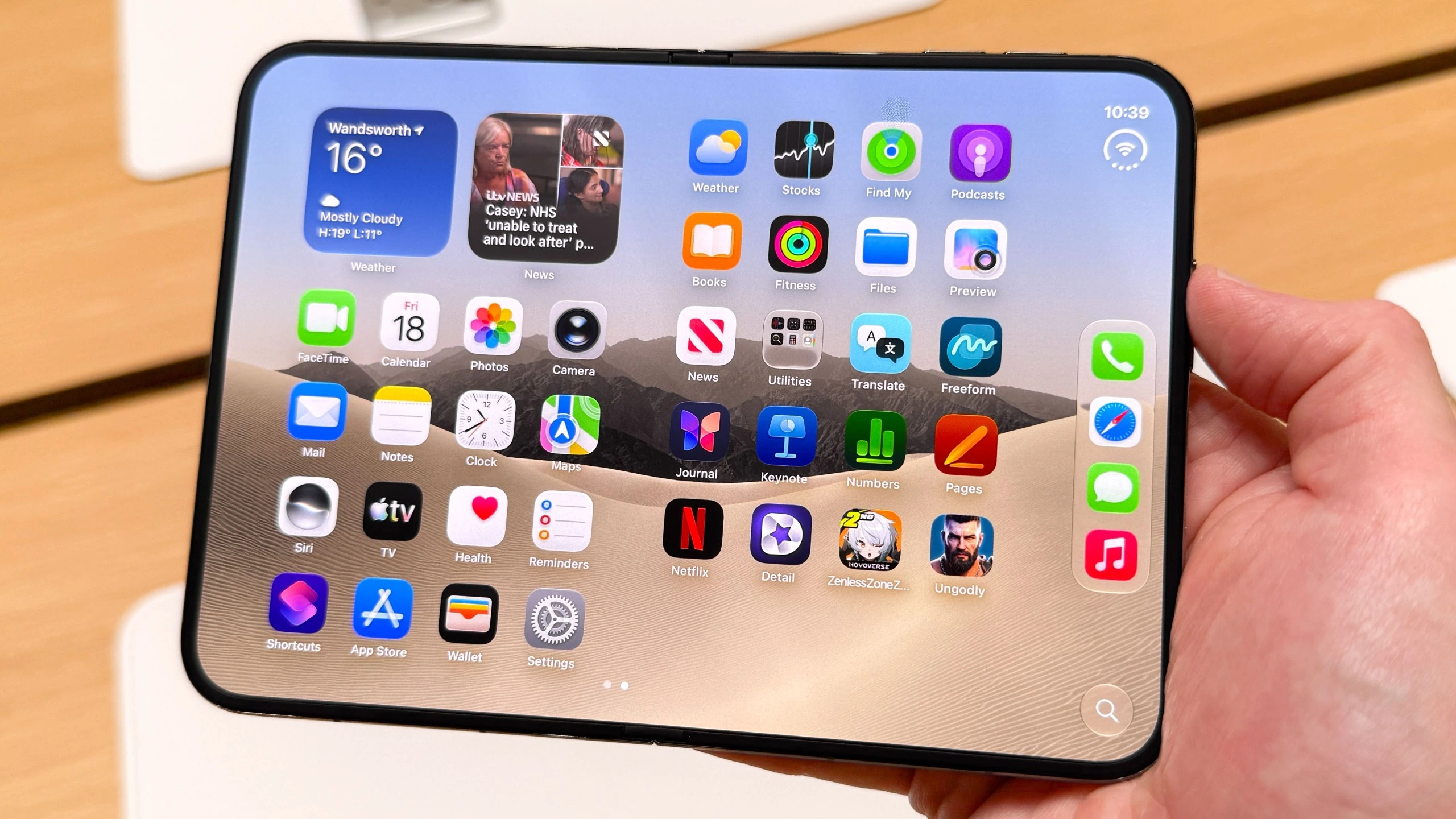 iPhone Duo Lipat: Panduan Lengkap Membeli Ponsel Lipat Pertama Apple