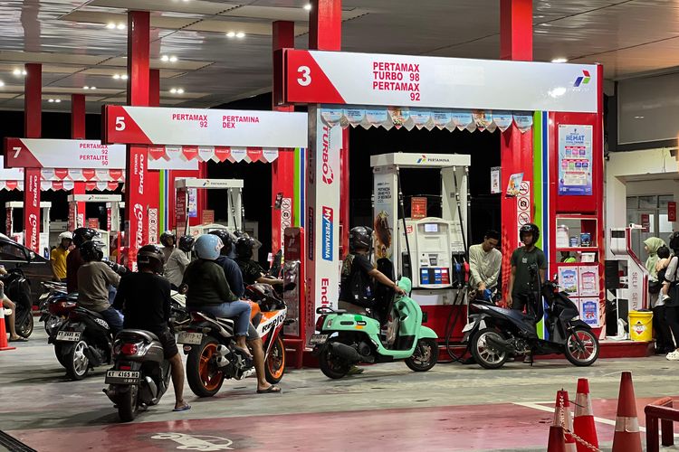 Harga BBM Stabil, Pertamax Tetap Rp15.950: Berkah atau Bom Waktu?