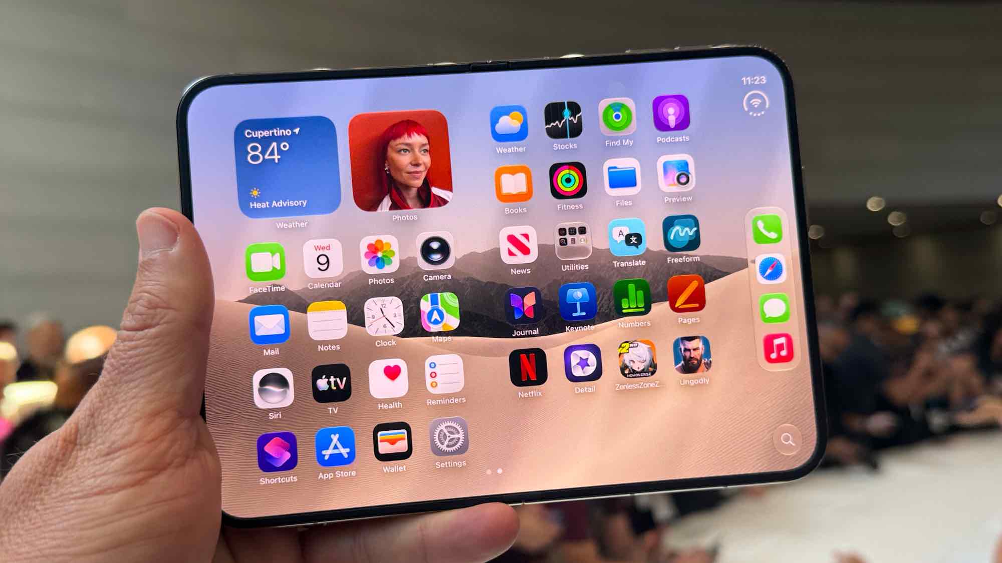 iPhone Duo di Pasar Ponsel Lipat: Lawan Samsung atau Penggerak Ekosistem?