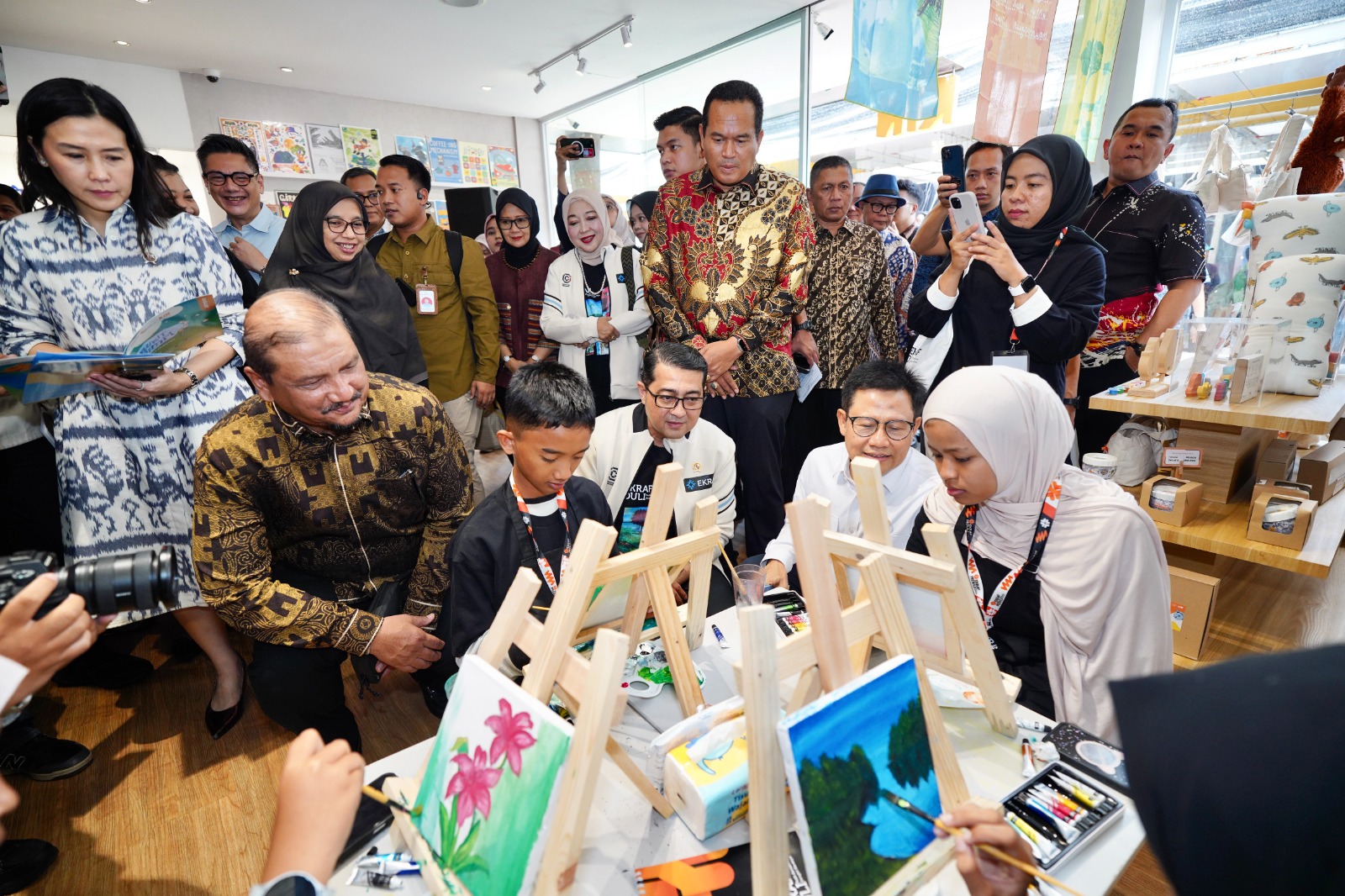 Seni Lukis Anak Korban Bencana Jadi Media Penyembuhan di Pameran Bukit Mimpi