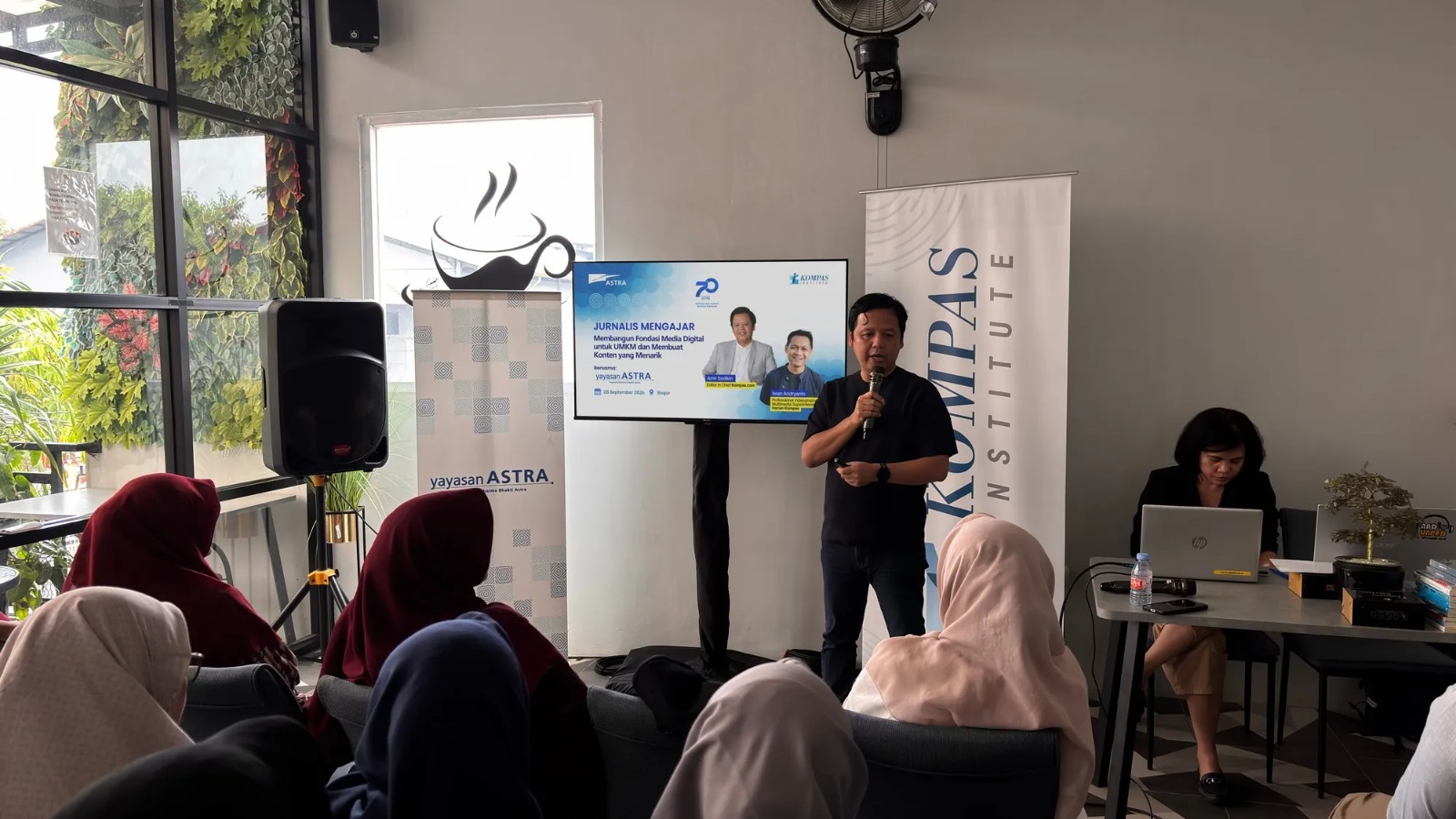 Strategi Astra Memberdayakan 50 UMKM Menguasai Media Sosial Berbasis Ponsel