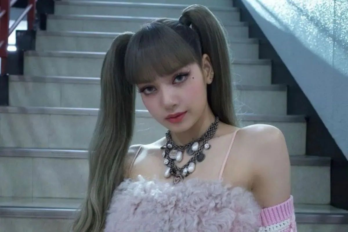 Always Lalisa: Keberanian Lisa BLACKPINK Meninggalkan Zona Nyaman