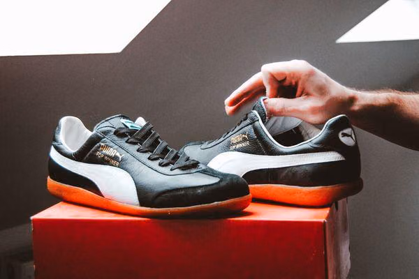 Panduan Lengkap Membedakan Sneaker Casual Asli dari Palsu