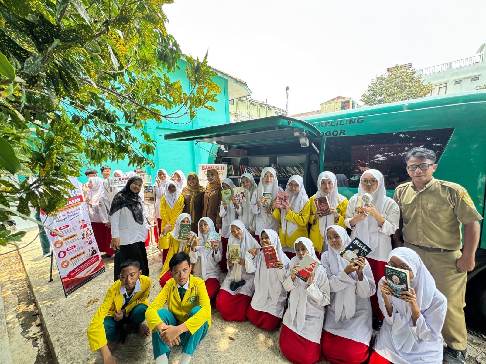 Perpustakaan Keliling Sekolah dan Lompatan Budaya Baca Siswa