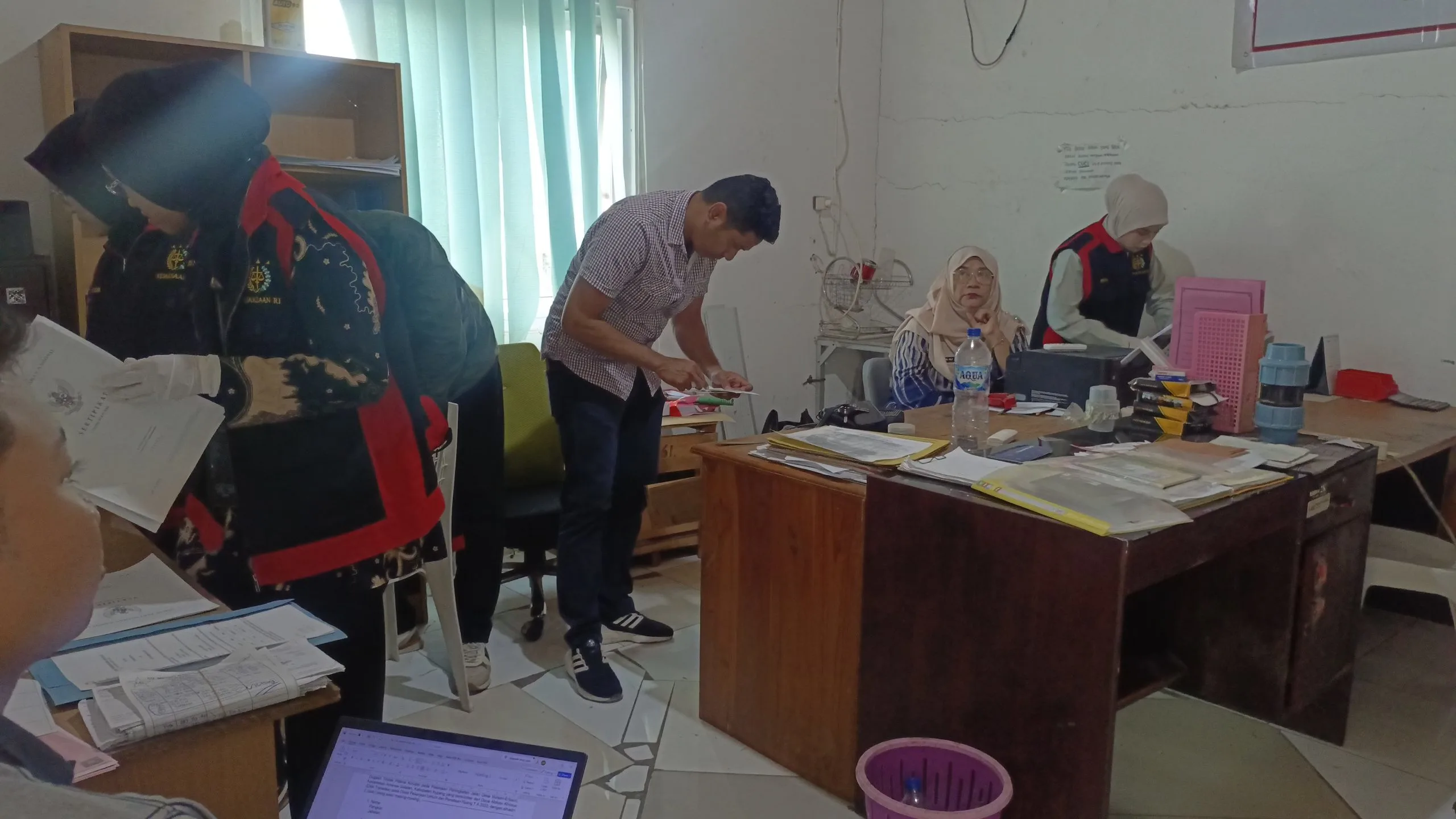 Dari Gerbang Toronipa hingga Jalan Buraen: Pola Korupsi Proyek Infrastruktur yang Berulang
