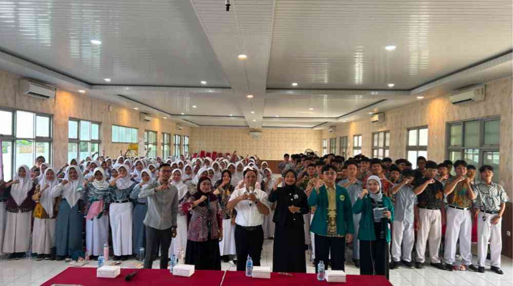 Mahasiswa Universitas Bawa Literasi Keuangan ke Sekolah