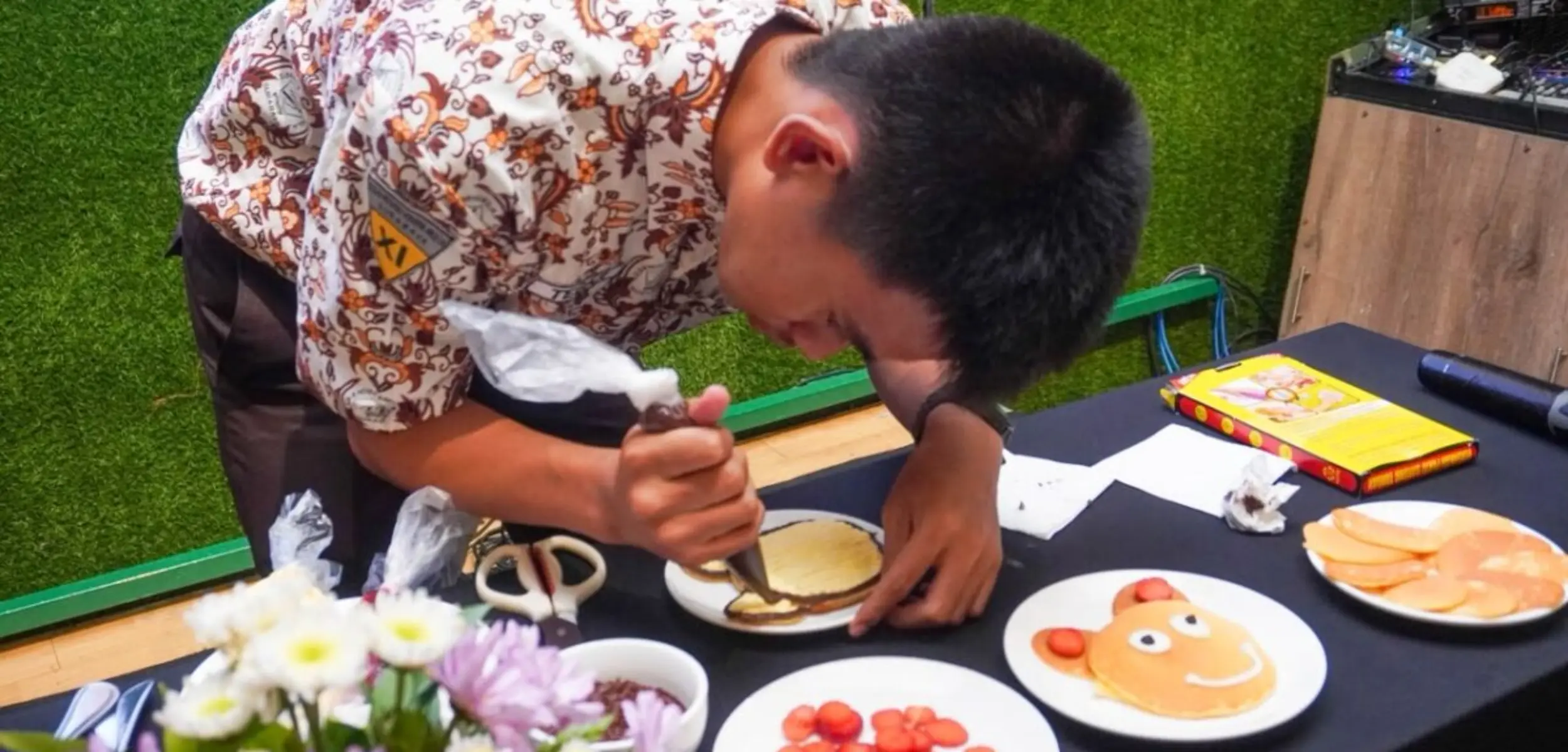 Melukis Batik di Atas Pancake: Saat Tradisi Bertemu Keseruan Kuliner