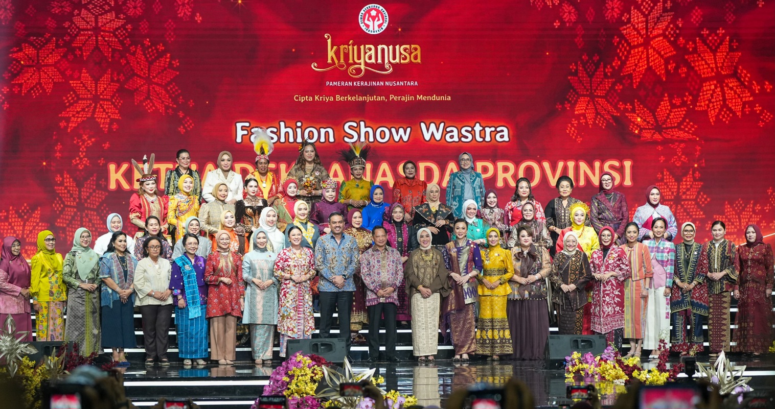 Wastra Nusantara di Panggung Kriyanusa