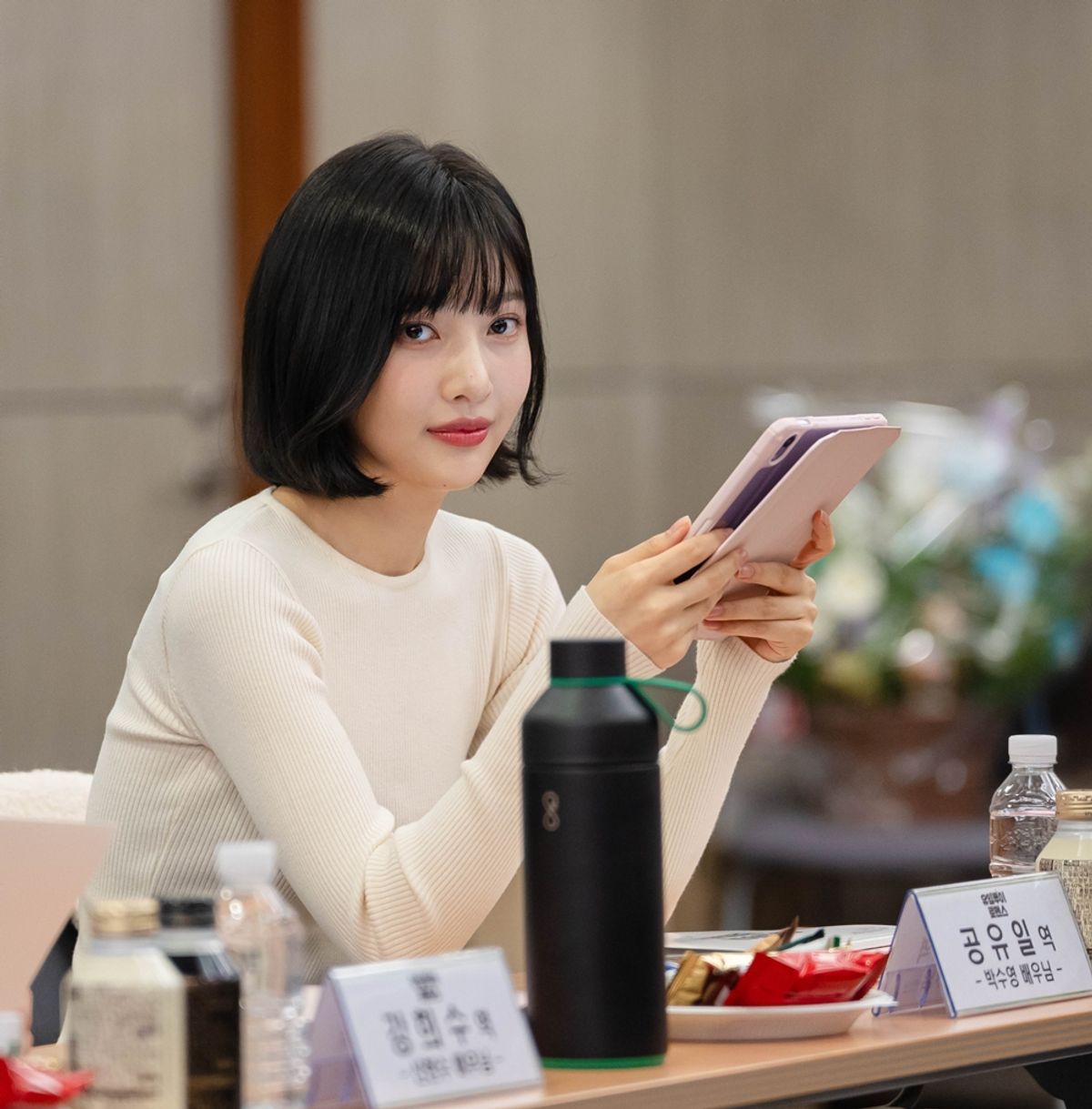 Joy Red Velvet dan Kim Hyun Jin di One of a Kind Romance