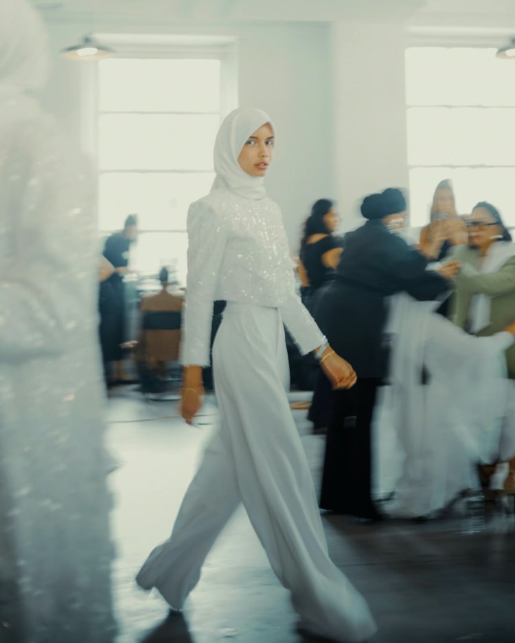 Talenta Nusantara Bersinar di Panggung Fashion Week Global
