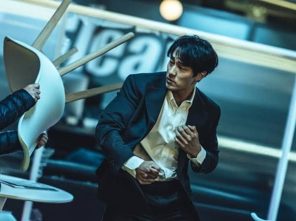 Dari Webtoon hingga Hollywood: Strategi Adaptasi Drama Korea