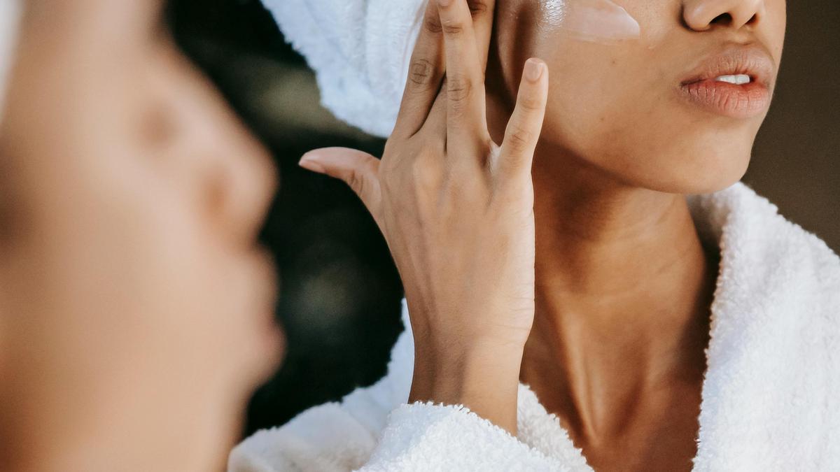 Longevity Skincare: Merawat Usia Biologis Kulit