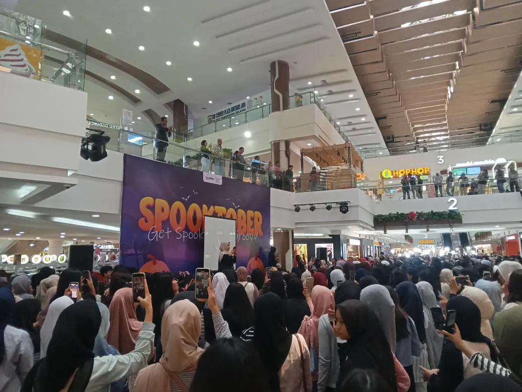 Konser K-Pop Spektakuler: Dari Panggung Raksasa hingga Atrium Mal
