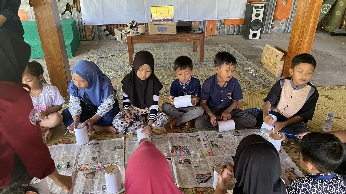 Mahasiswa Universitas Bawa Literasi Keuangan ke Sekolah