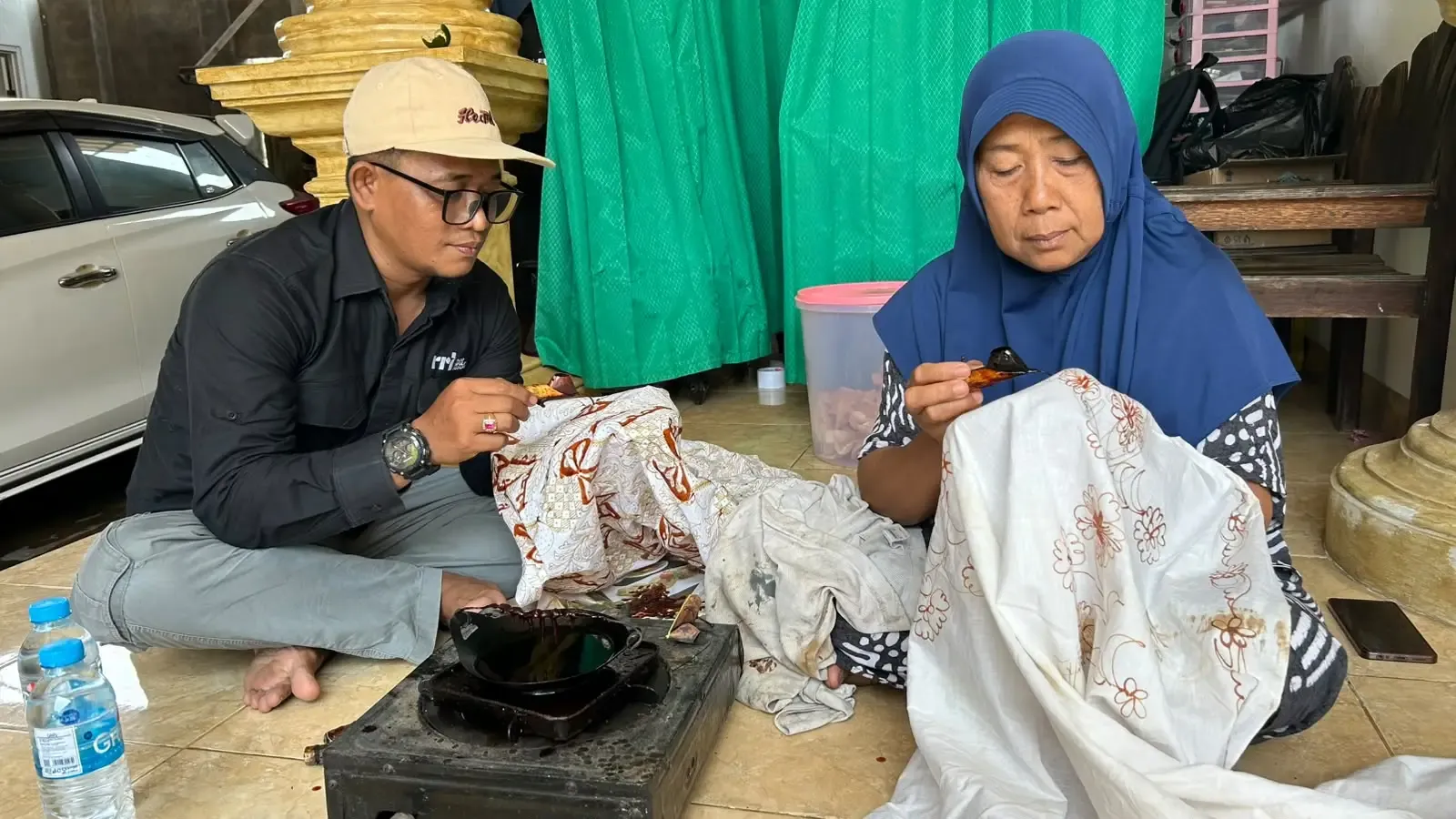 Pembatik Tradisional Mengubah Kain Menjadi Penghasilan Berkelanjutan