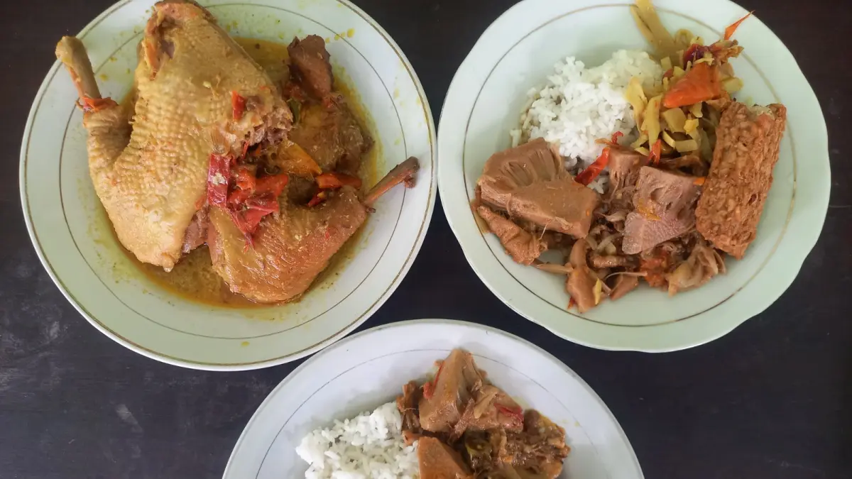 Warung Legendaris Enam Dekade: Konsistensi Rasa, Loyalitas Pelanggan
