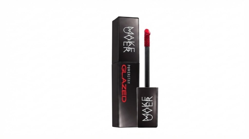 5 Cara Aplikasi Lipstik Matte Agar Tetap Tahan Saat Makan