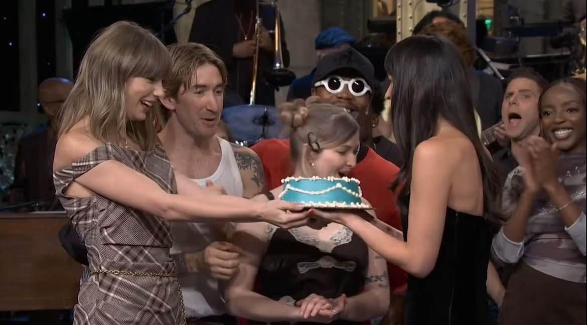 Kolaborasi Unik Taylor Swift dan Dakota Johnson di Video Klip Patient Zero