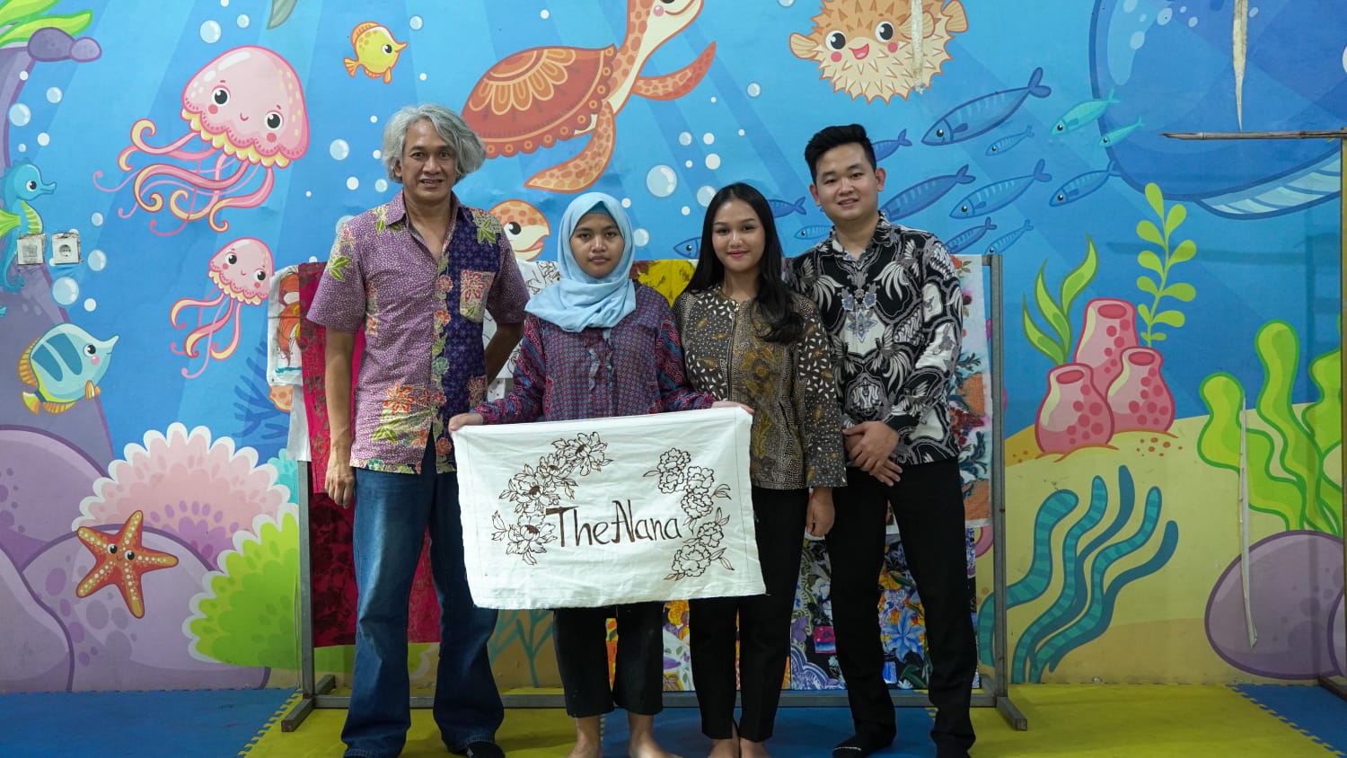 Membatik sebagai Terapi Kreatif bagi Anak Disabilitas