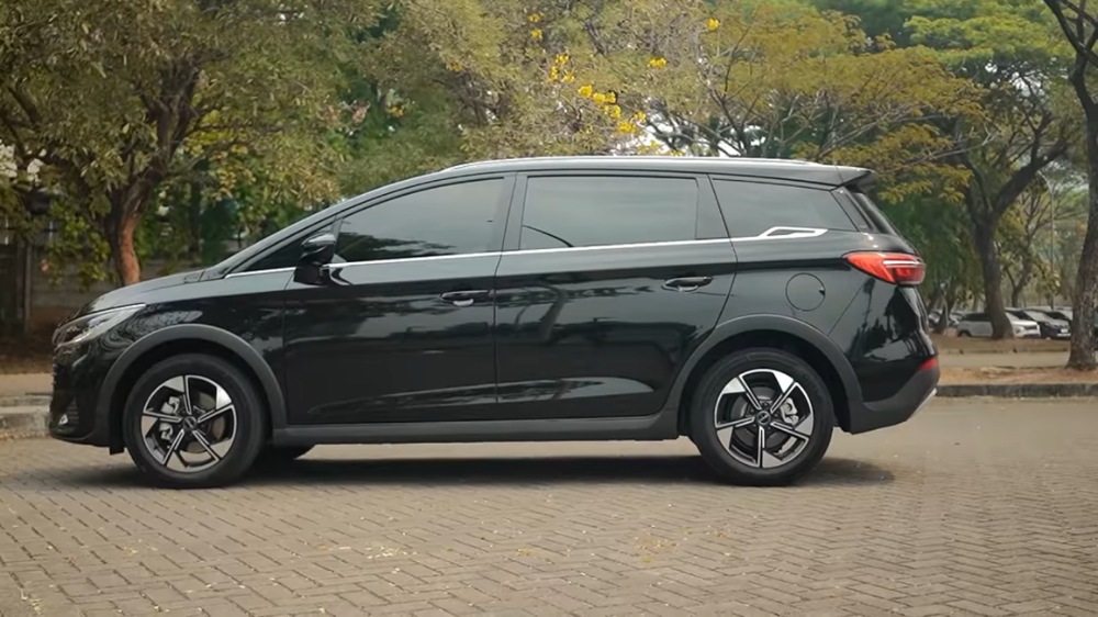 BYD M6 DM-i: PHEV Tiga Baris Serius untuk Keluarga Besar