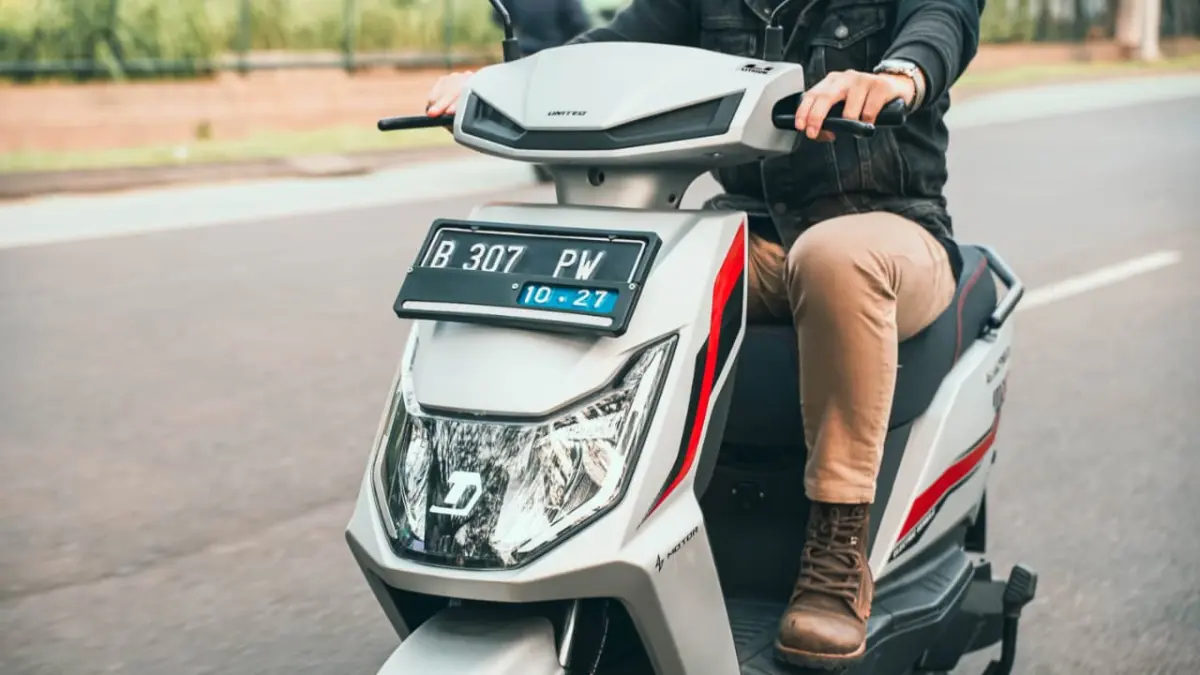 United E-Motor New MX1200 Lithium: Motor Listrik Urban 75 km Sekali Cas