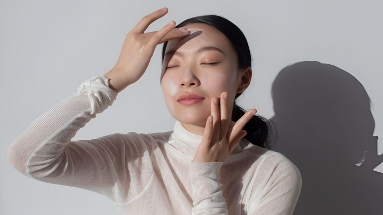 Sunscreen yang Juga Rawat Kulit: Era Baru Teknologi Vegan PDRN