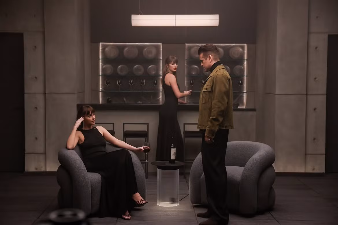 Kolaborasi Unik Taylor Swift dan Dakota Johnson di Video Klip Patient Zero