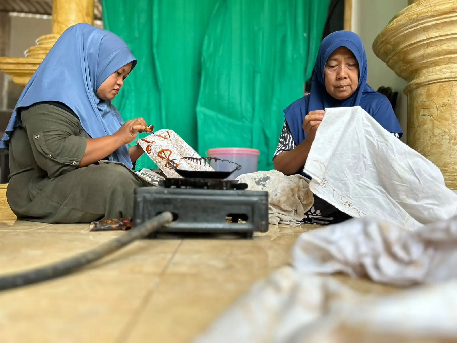 Pembatik Tradisional Mengubah Kain Menjadi Penghasilan Berkelanjutan