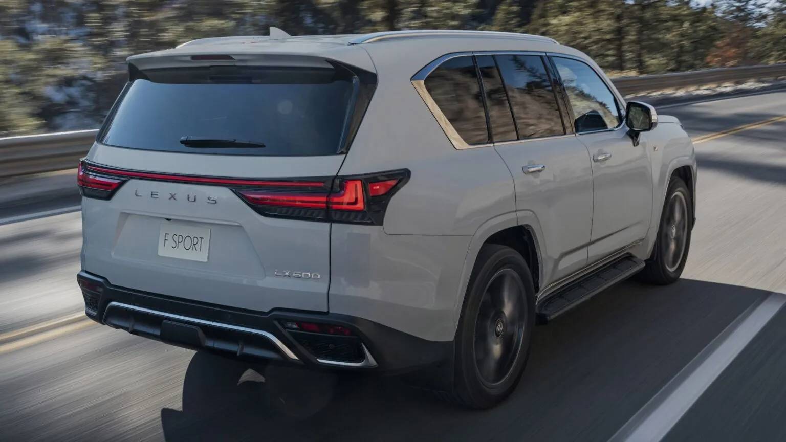 Lexus LX F Sport vs Toyota Land Cruiser FJ: Rivalitas SUV Off-Road Premium