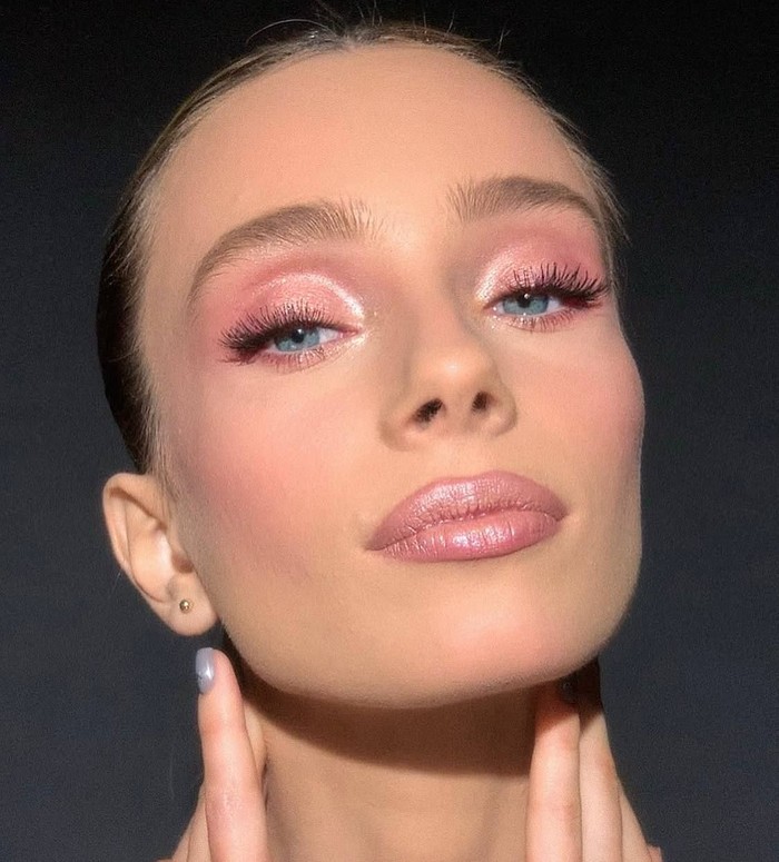 Makeup Tahan Lama di Musim Hujan dan Panas