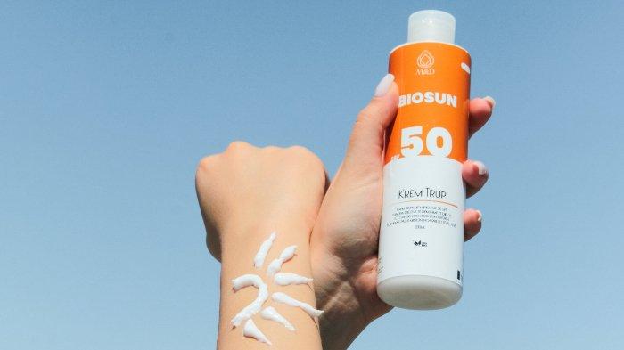 Mengapa Konsistensi Pakai Sunscreen Mengalahkan Produk Mahal