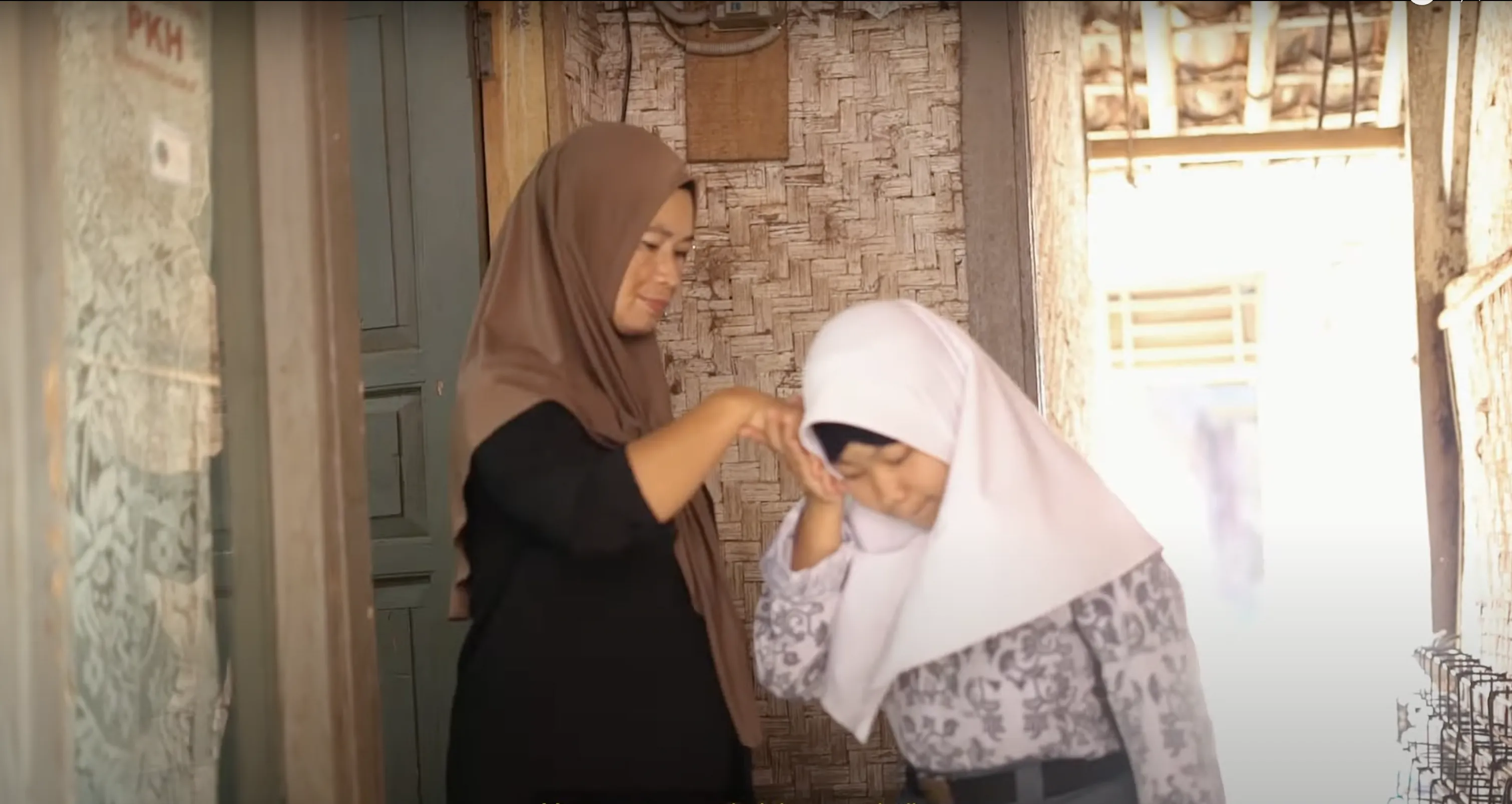 Program Indonesia Pintar: Menahan Gelombang Putus Sekolah