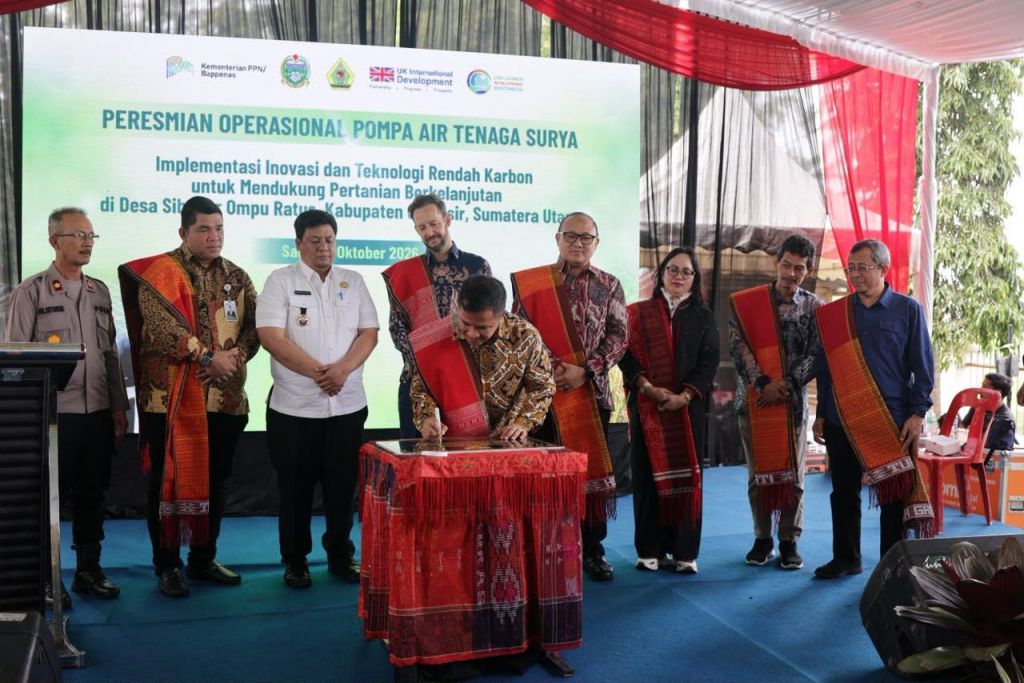 Pompa Air Tenaga Surya Menggandakan Panen dan Mengubah Cara Bertani
